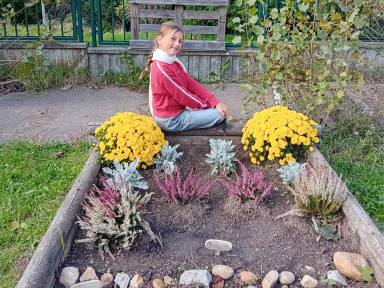 skolni-druzina-zahrada