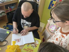 52A03694-7C0A-49CC-8543-B4D15B3DDCFD